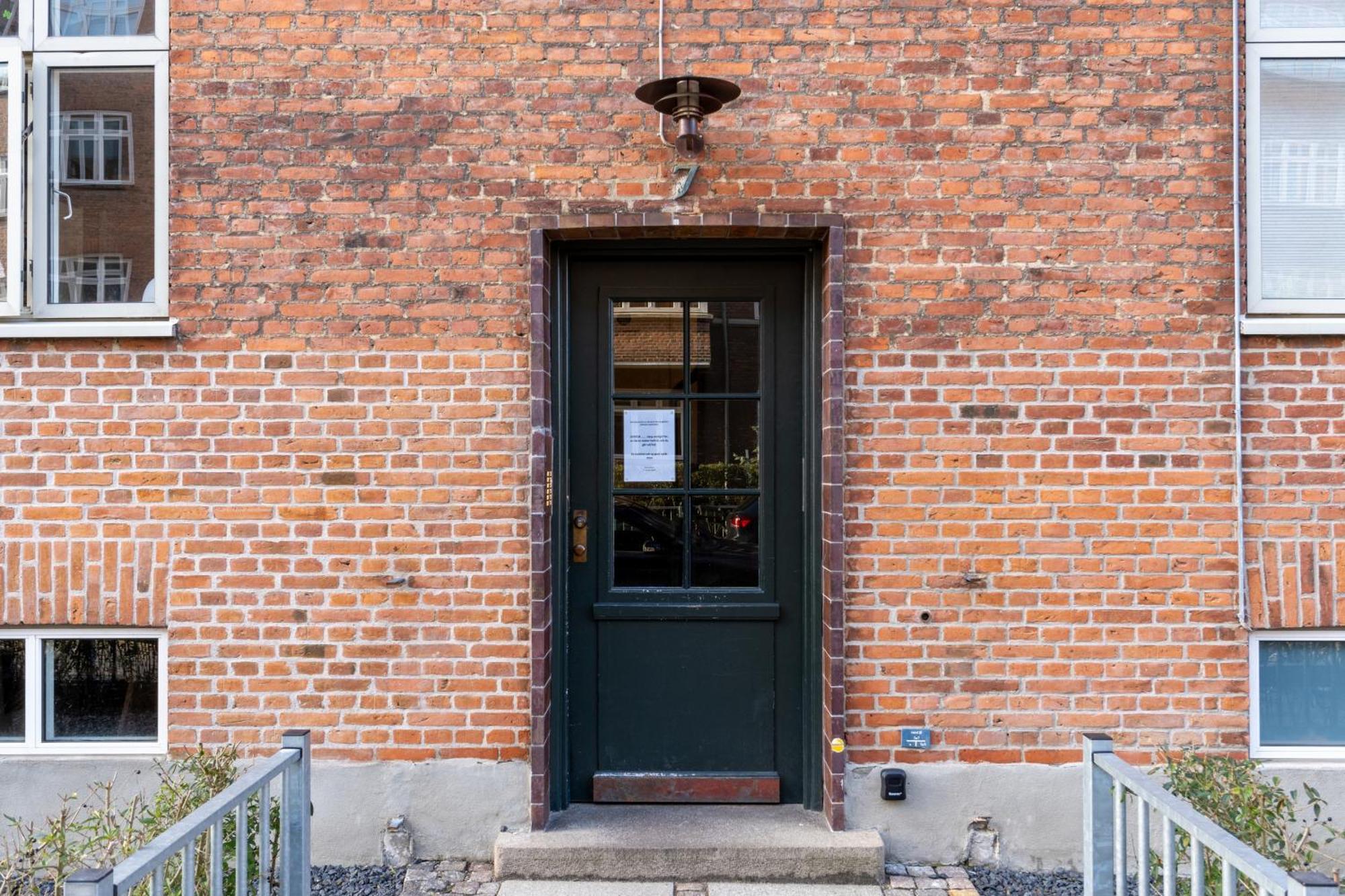 Hyggelig & Lys Lejlighed Med Plads Til 4 Naer Zoo Kopenhagen Buitenkant foto